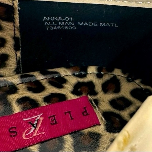 NEW Pleaser Anna 01 Ballet Flat Shoe Cream Faux Leather Pink Label Sz 11 FLAW - Picture 15 of 16